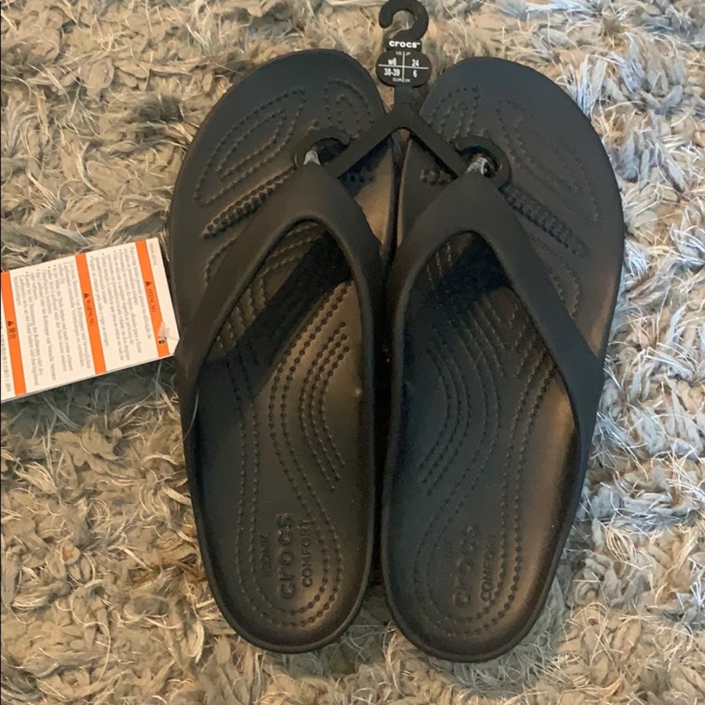 Women’s flip flop crocs